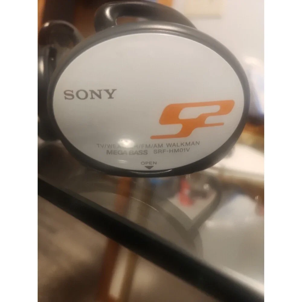Vintage Sony TV/Weather/FM/AM Walkman Mega Bass Headphones SRF-HM01V